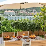 Flora شقة تروغير