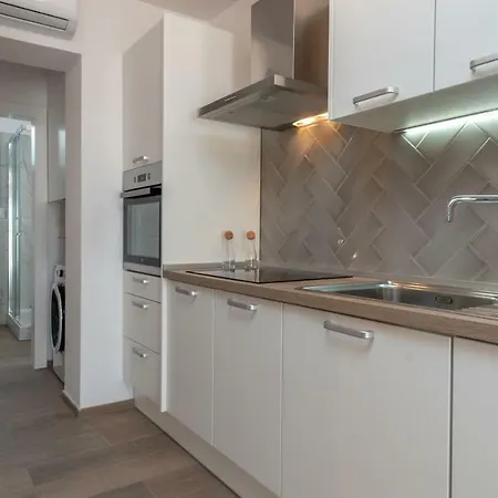 Апартаменти Flora