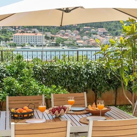 Flora Apartman Trogir