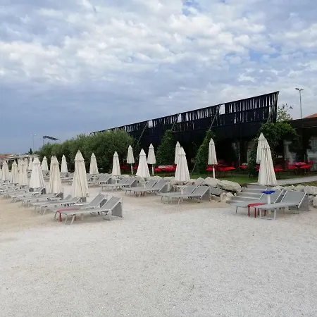 Апартаменти Flora