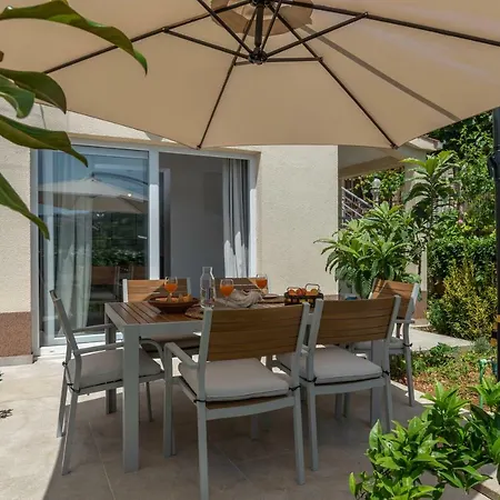 Flora Apartman Trogir