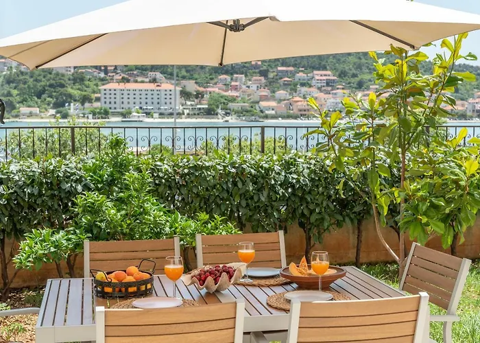 Flora Apartman Trogir