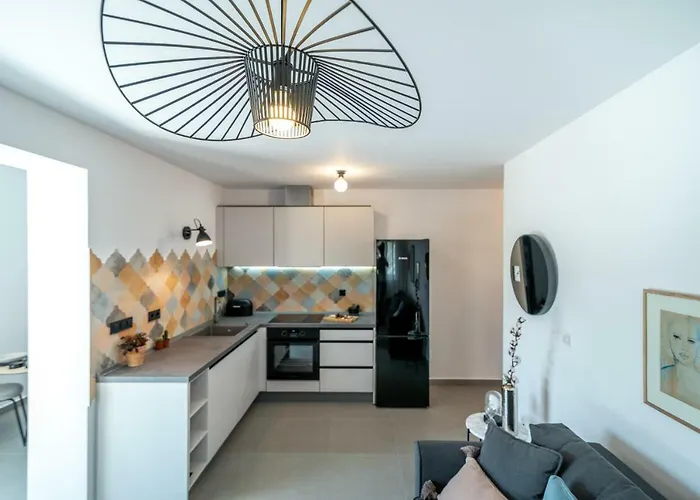 Flora Apartment *