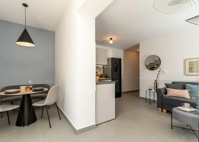 Flora Apartment