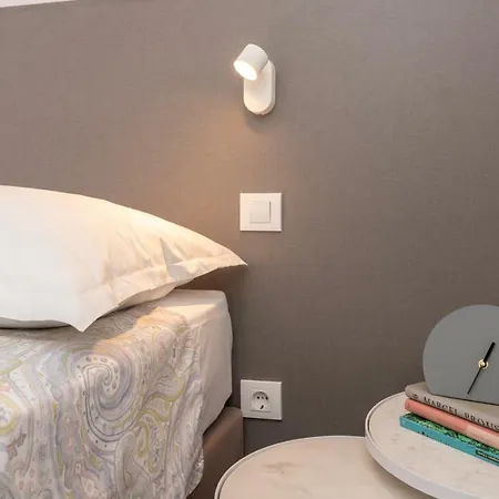 Διαμέρισμα Flora