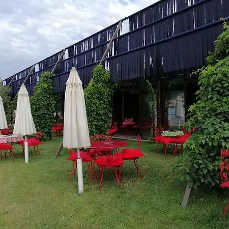 Διαμέρισμα Flora